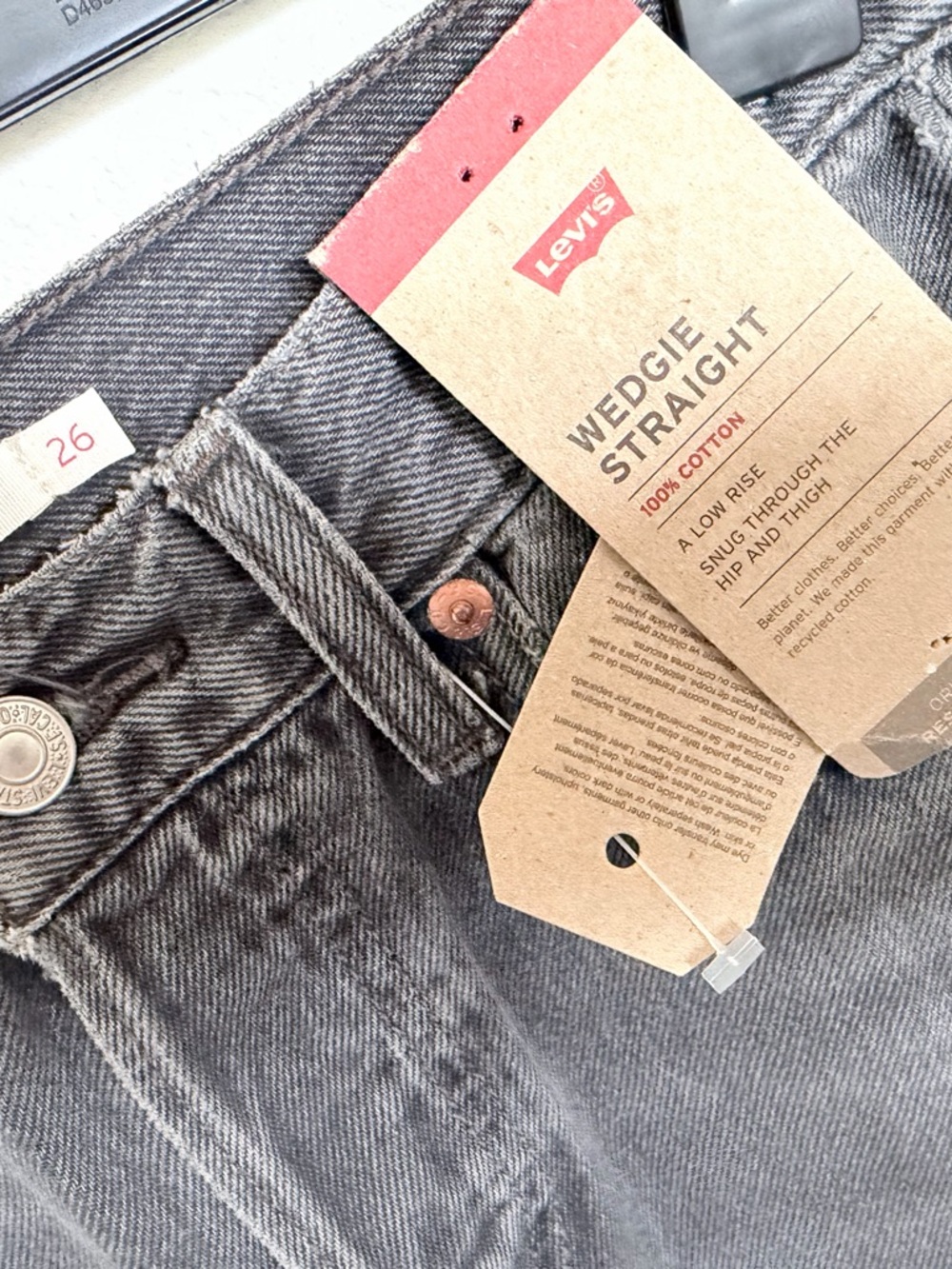 NWT Levi's Wedgie Straight Black Charcoal Distressed Denim Jeans Women's W26xL28 - Picture 5 of 9